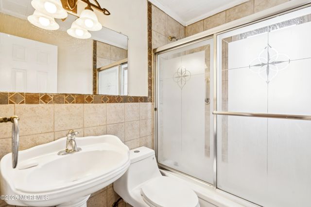 61 Duley Avenue, Edison, NJ 08817