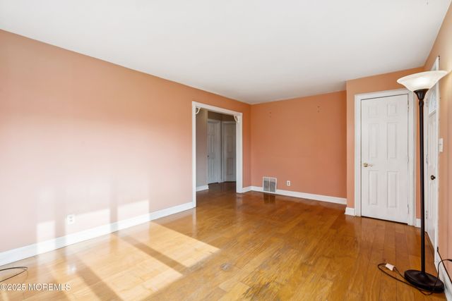 61 Duley Avenue, Edison, NJ 08817