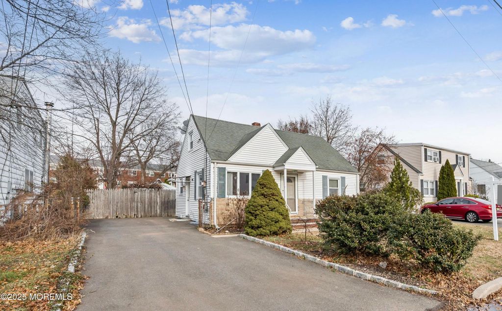 61 Duley Avenue, Edison, NJ 08817