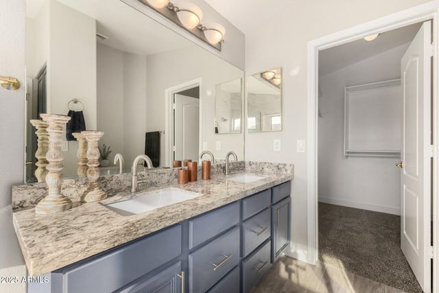 911 E LOVEGRASS Drive, San Tan Valley, AZ 85143