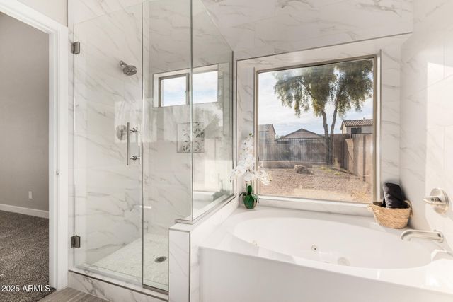 911 E LOVEGRASS Drive, San Tan Valley, AZ 85143