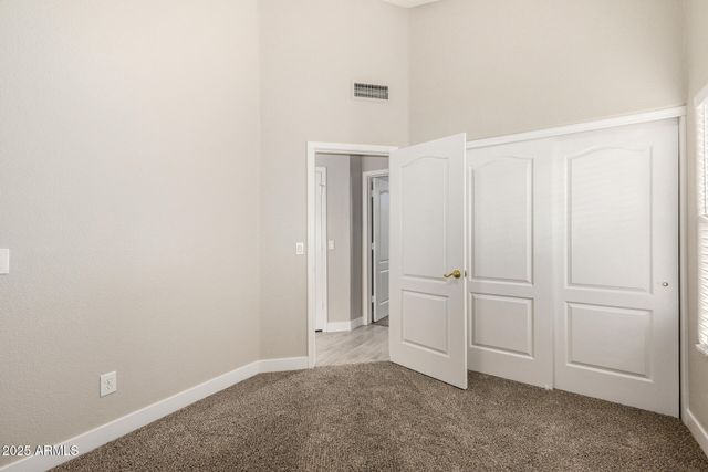 911 E LOVEGRASS Drive, San Tan Valley, AZ 85143