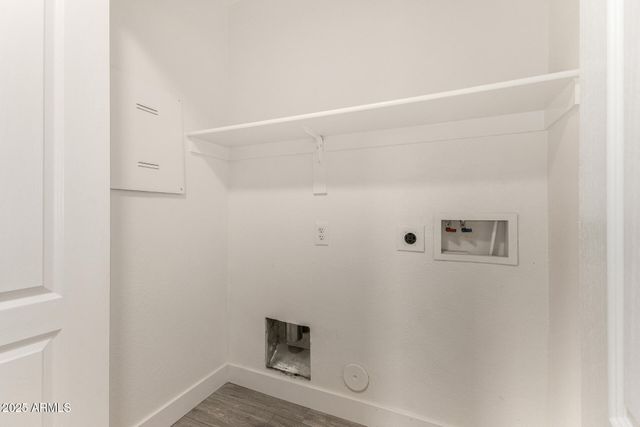 911 E LOVEGRASS Drive, San Tan Valley, AZ 85143