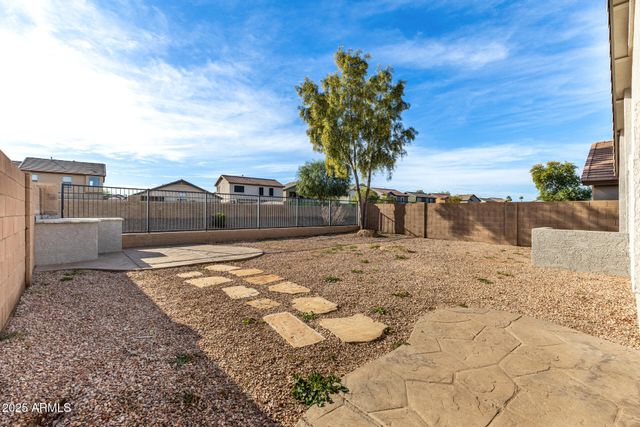 911 E LOVEGRASS Drive, San Tan Valley, AZ 85143