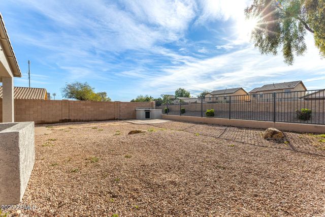 911 E LOVEGRASS Drive, San Tan Valley, AZ 85143
