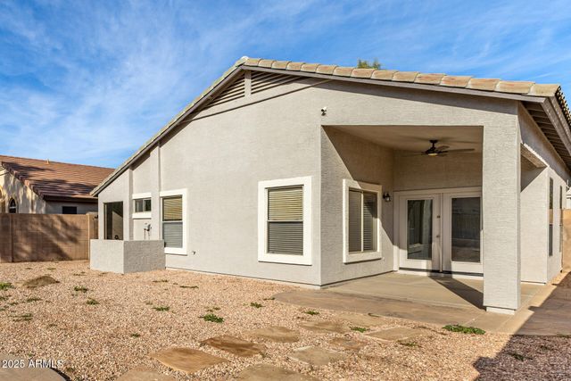 911 E LOVEGRASS Drive, San Tan Valley, AZ 85143