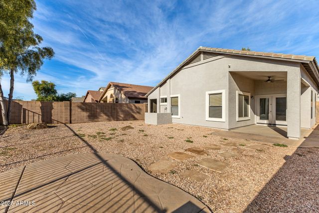 911 E LOVEGRASS Drive, San Tan Valley, AZ 85143