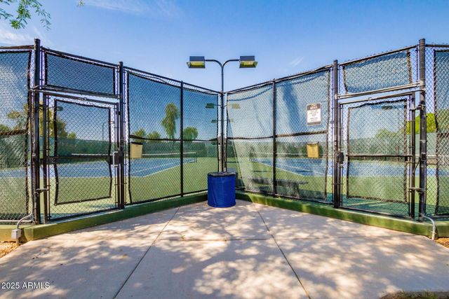 911 E LOVEGRASS Drive, San Tan Valley, AZ 85143