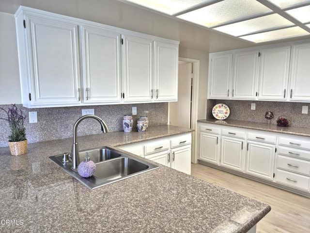 42028 Village 42, Camarillo, CA 93012