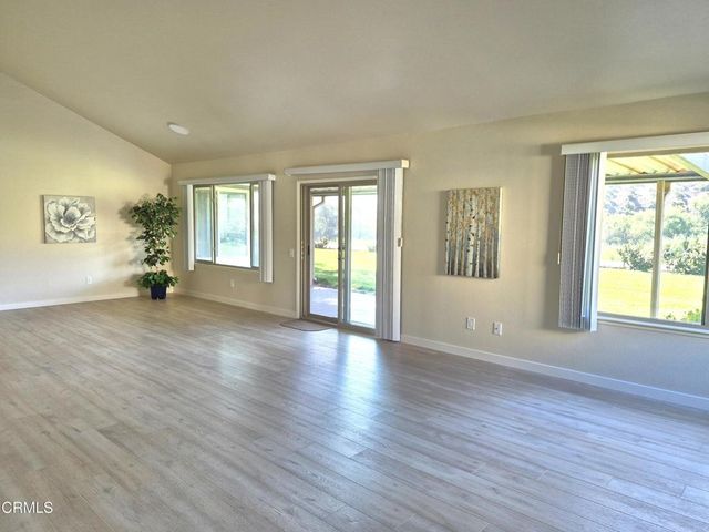 42028 Village 42, Camarillo, CA 93012