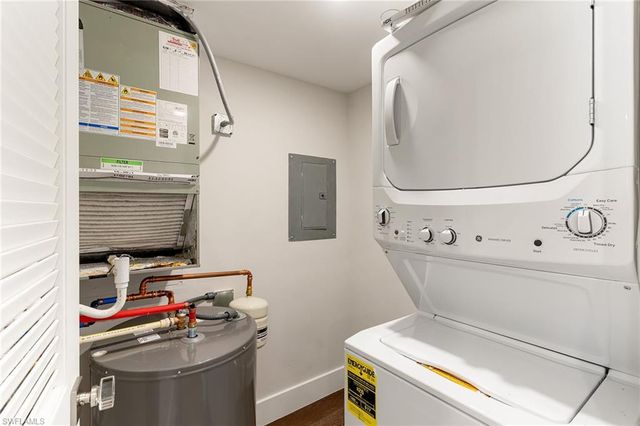 2850 Gulf Shore BLVD N 106, Naples, FL 34103