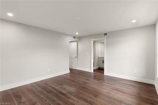 2850 Gulf Shore BLVD N 106, Naples, FL 34103