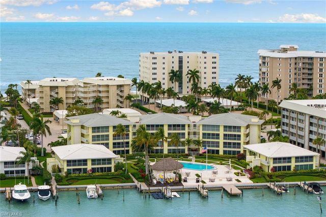 2850 Gulf Shore BLVD N 106, Naples, FL 34103