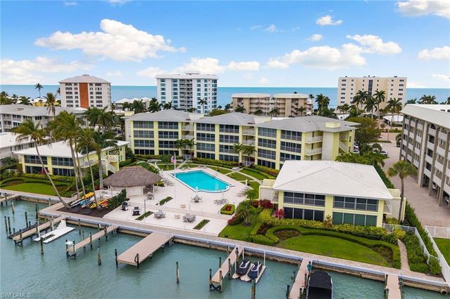 2850 Gulf Shore BLVD N 106, Naples, FL 34103