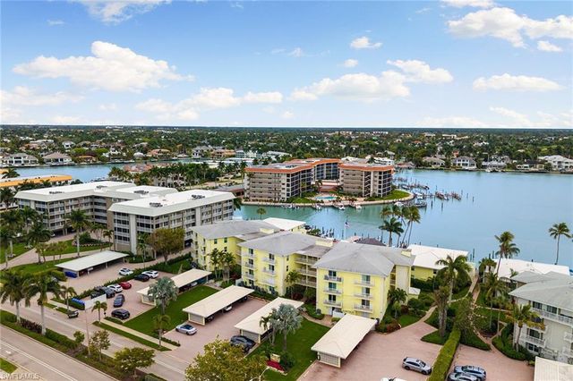 2850 Gulf Shore BLVD N 106, Naples, FL 34103