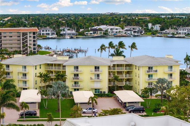 2850 Gulf Shore BLVD N 106, Naples, FL 34103