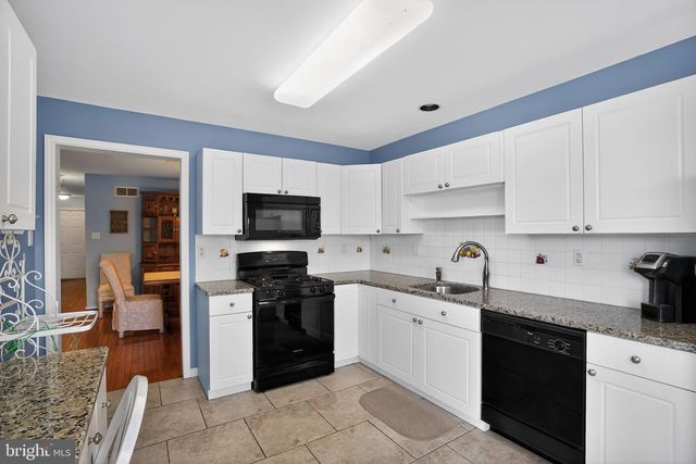 403 SILVER OAK CT, Warwick, PA 18974