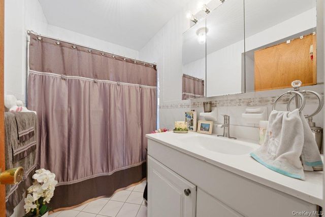 72 Murray Avenue, Yonkers, NY 10704