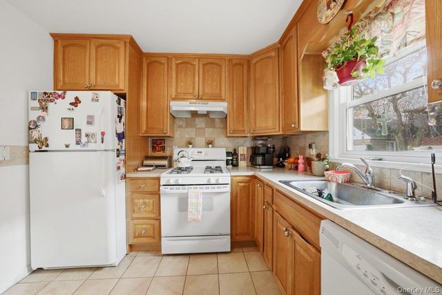 72 Murray Avenue, Yonkers, NY 10704