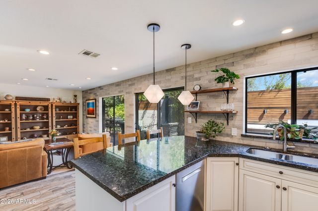 7232 N 14TH Street, Phoenix, AZ 85020