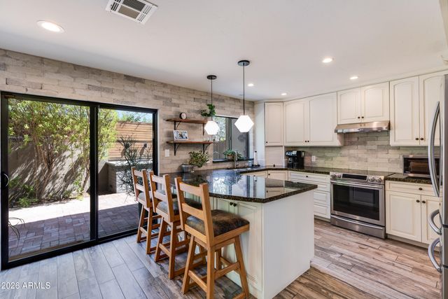 7232 N 14TH Street, Phoenix, AZ 85020