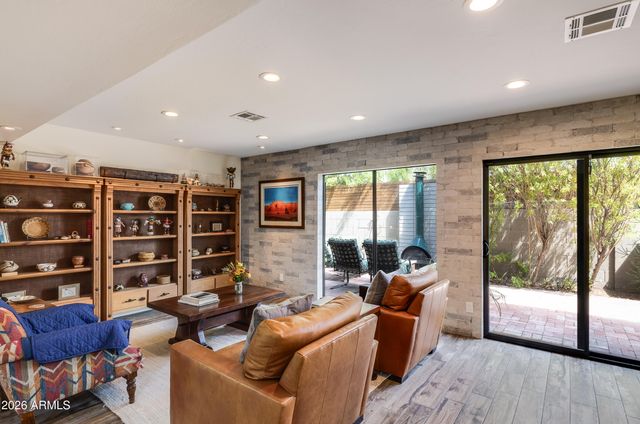 7232 N 14TH Street, Phoenix, AZ 85020
