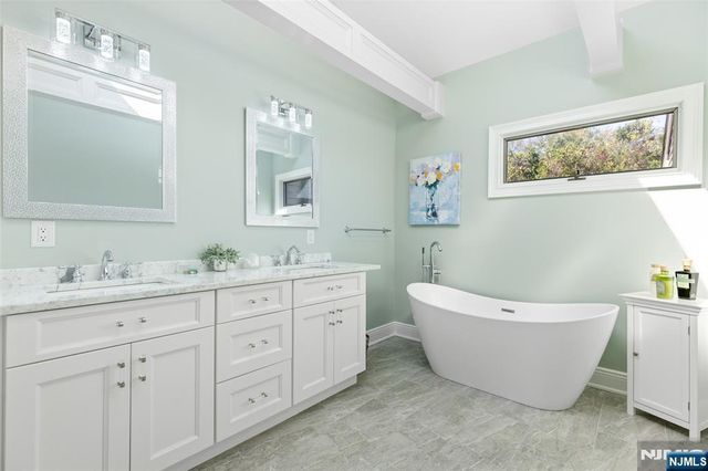 1 Bentley Drive 3, Franklin Lakes, NJ 07417