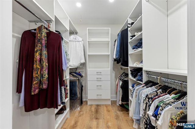 1 Bentley Drive 3, Franklin Lakes, NJ 07417