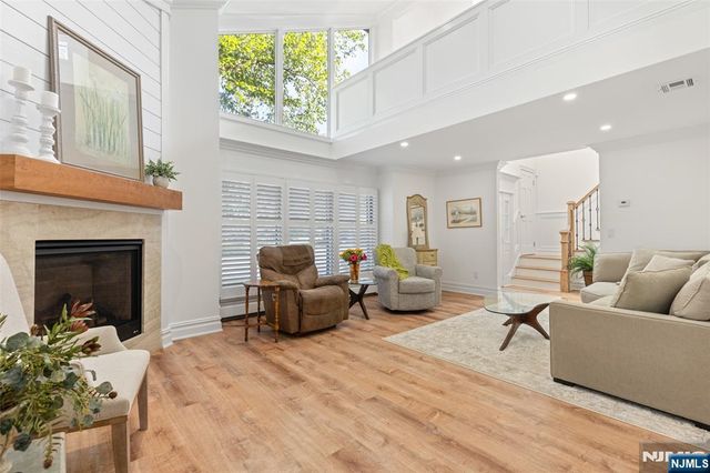 1 Bentley Drive 3, Franklin Lakes, NJ 07417