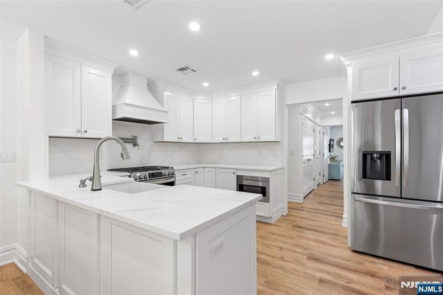 1 Bentley Drive 3, Franklin Lakes, NJ 07417