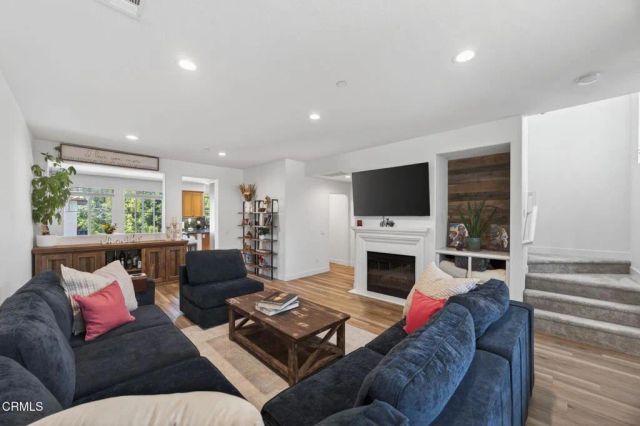 209 Via Antonio, Thousand Oaks, CA 91320