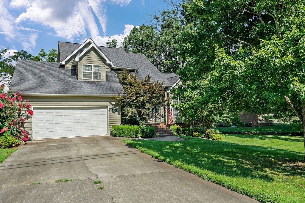 1501 N Plantation Dr, Cookeville, TN 38506