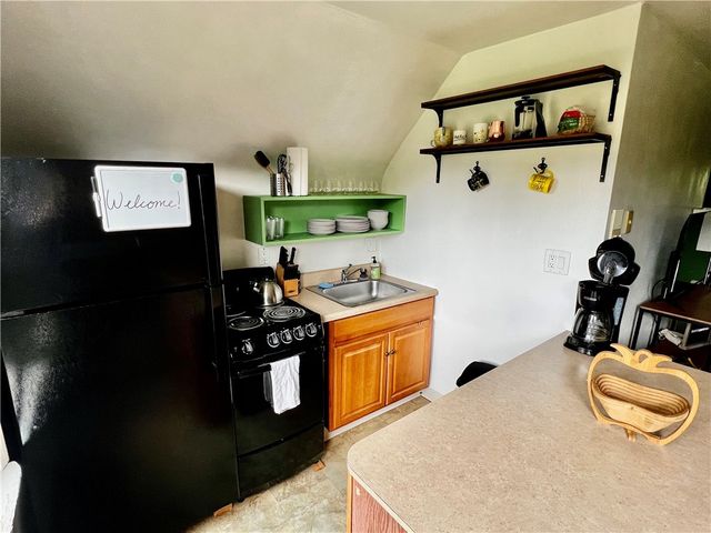 315 Barnes St, Regent Square, PA 15221