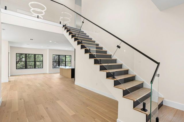 17207 Oak Cliff CIR, Dripping Springs, TX 78620