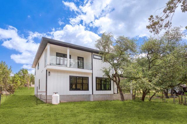 17207 Oak Cliff CIR, Dripping Springs, TX 78620