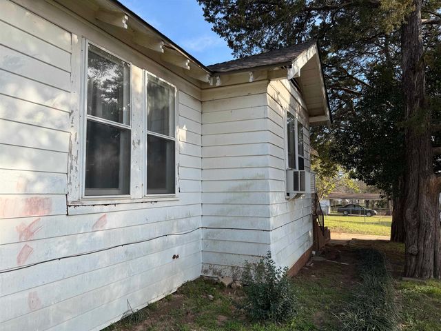 1102 Nathan Street, Marshall, TX 75670