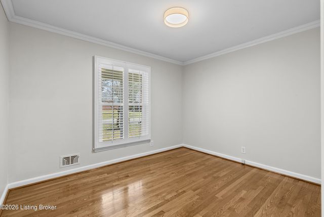 318 Castleview Dr, Louisville, KY 40207