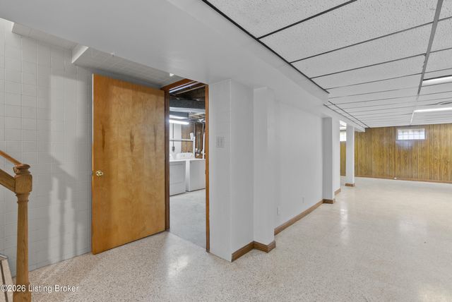 318 Castleview Dr, Louisville, KY 40207