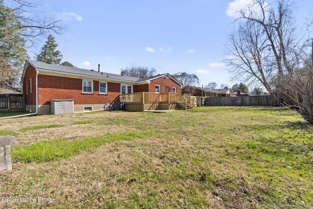 318 Castleview Dr, Louisville, KY 40207