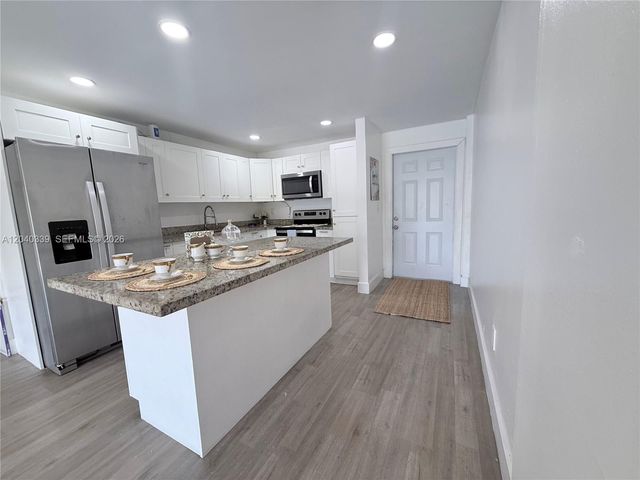 6780 W 2nd Ct 212, Hialeah, FL 33012