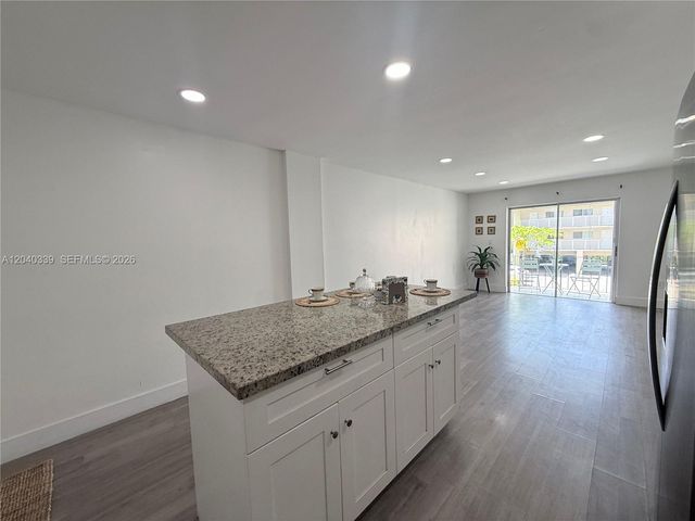 6780 W 2nd Ct 212, Hialeah, FL 33012