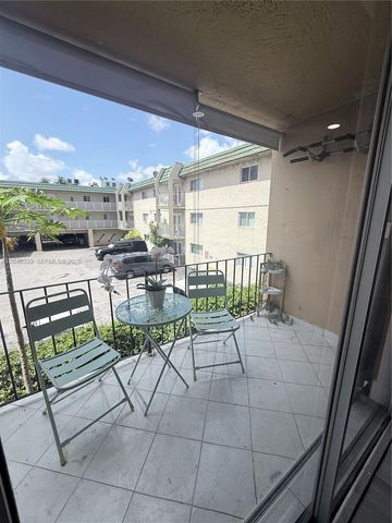 6780 W 2nd Ct 212, Hialeah, FL 33012