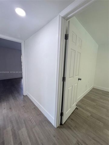 6780 W 2nd Ct 212, Hialeah, FL 33012
