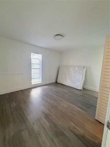 6780 W 2nd Ct 212, Hialeah, FL 33012