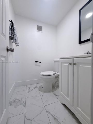 6780 W 2nd Ct 212, Hialeah, FL 33012