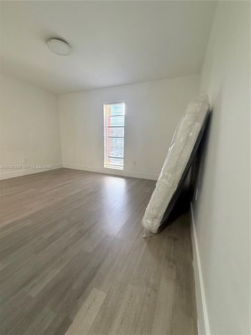 6780 W 2nd Ct 212, Hialeah, FL 33012