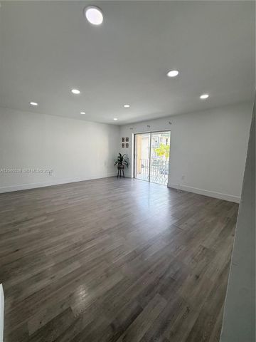 6780 W 2nd Ct 212, Hialeah, FL 33012