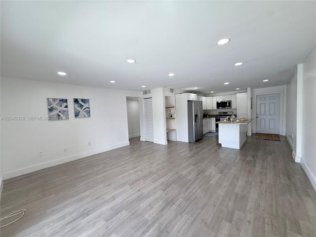 6780 W 2nd Ct 212, Hialeah, FL 33012