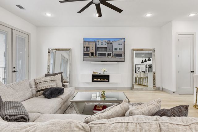 2635 Carmelita Street, Dallas, TX 75212