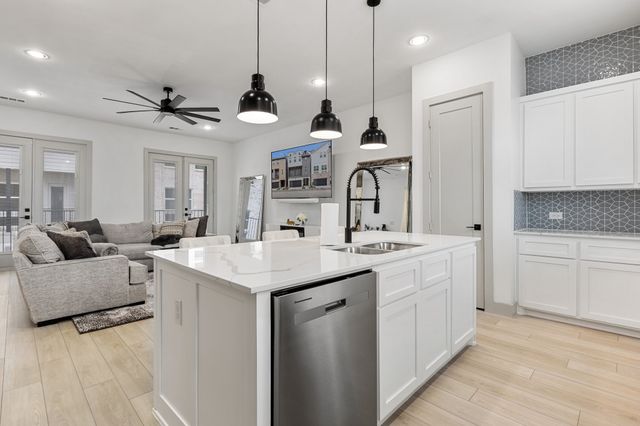 2635 Carmelita Street, Dallas, TX 75212